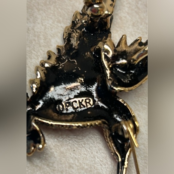 Vintage style hummingbird brooch pin..gold-toned metal with rhinestones. - Picture 5 of 6